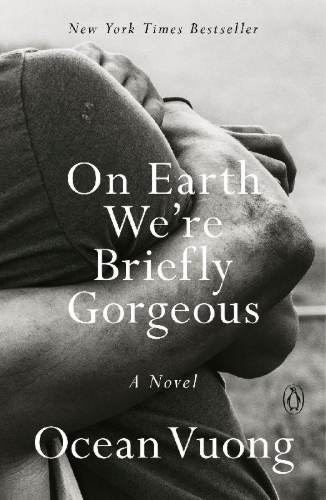 Buchcover und Innenansicht für das Buch: On Earth We're Briefly Gorgeous