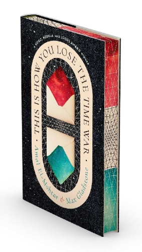 Buchcover und Innenansicht für das Buch: This Is How You Lose the Time War (Deluxe Edition)