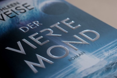 Buchcover und Innenansicht für das Buch: Der vierte Mond
