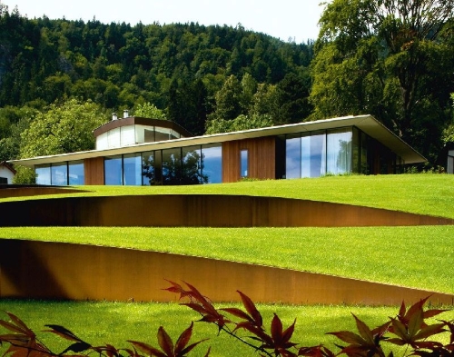 Buchcover und Innenansicht für das Buch: Exklusives Gartendesign - Spektakuläre Privatgärten