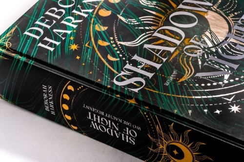 Buchcover und Innenansicht für das Buch: Shadow of Night