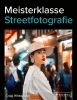Buchcover und Innenansicht für das Buch: Find Your Frame: A Street Photography Masterclass