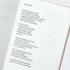 Buchcover und Innenansicht für das Buch: A year of last things