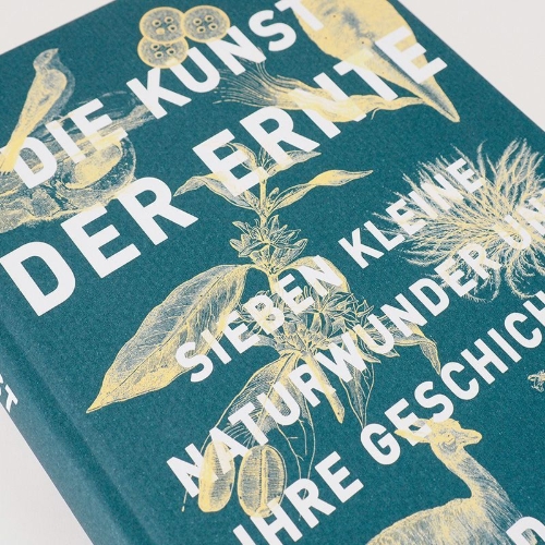 Buchcover und Innenansicht für das Buch: HARVEST. The Hidden Histories of Seven Natural Objects