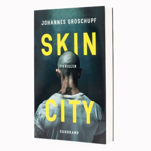 Buchcover und Innenansicht für das Buch: Skin City