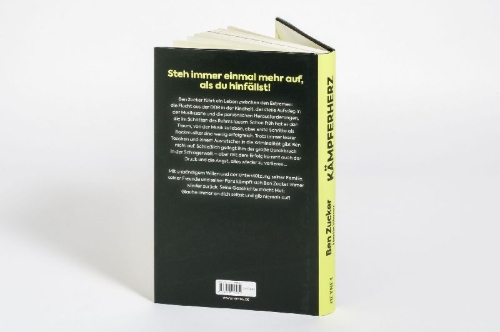 Buchcover und Innenansicht für das Buch: Kämpferherz