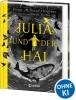 Buchcover und Innenansicht für das Buch: Julia And The Shark