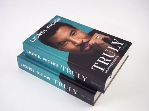 Buchcover und Innenansicht für das Buch: Truly
