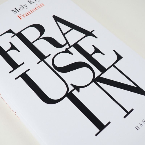 Buchcover und Innenansicht für das Buch: Frausein