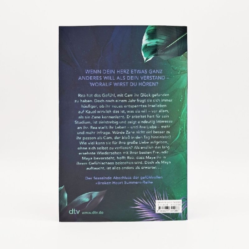 Buchcover und Innenansicht für das Buch: Deep Blue Nights- Broken Heart Summer
