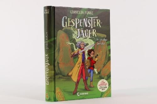Buchcover und Innenansicht für das Buch: Gespensterjäger in großer Gefahr (Band 4) - Mit 8 neu illustrierten Farbseiten