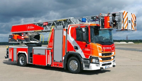 Buchcover und Innenansicht für das Buch: Berliner Feuerwehrfahrzeuge 2011 bis 2015