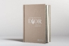Buchcover und Innenansicht für das Buch: The World according to Christian Dior