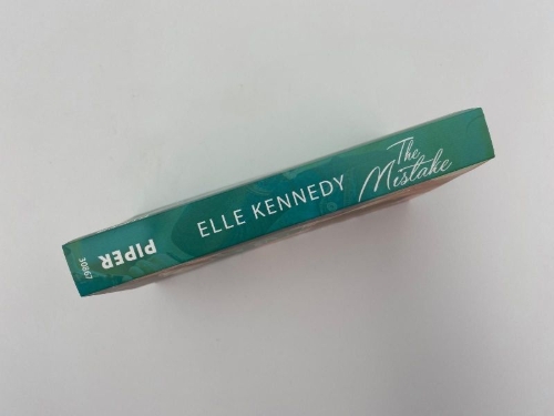 Buchcover und Innenansicht für das Buch: The Mistake