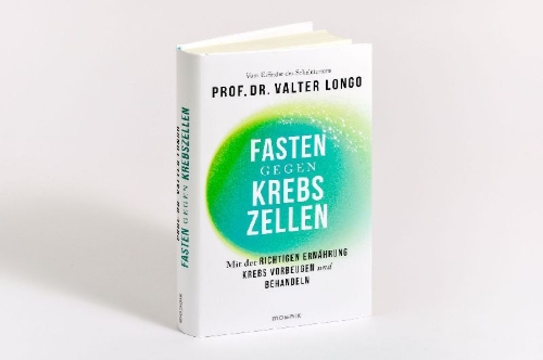 Buchcover und Innenansicht für das Buch: Il cancro a digiuno