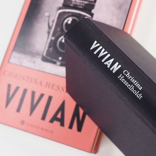 Buchcover und Innenansicht für das Buch: Vivian