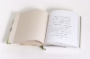 Buchcover und Innenansicht für das Buch: Cocoon. Creating Homes with Heart