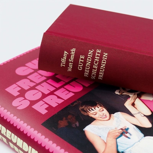 Buchcover und Innenansicht für das Buch: Bad Friend. A Century of Revolutionary Friendships