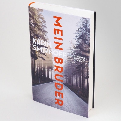 Buchcover und Innenansicht für das Buch: Jeg for ner til min bror