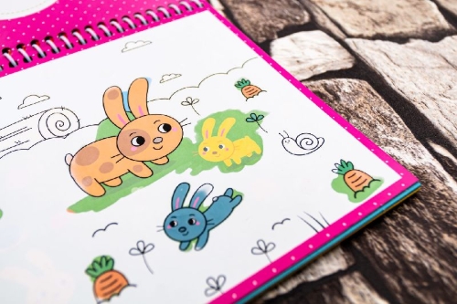Buchcover und Innenansicht für das Buch: Mes Dessins Magiques - Les animaux mignons