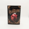 Buchcover und Innenansicht für das Buch: Lightlark