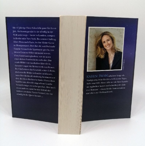 Buchcover und Innenansicht für das Buch: The Paris Secret