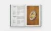 Buchcover und Innenansicht für das Buch: Vietnam: The Cookbook (2025)