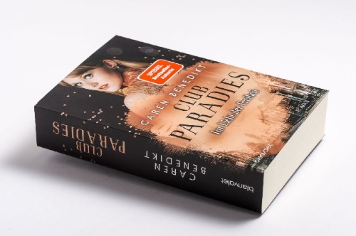 Buchcover und Innenansicht für das Buch: Club Paradies - Im Licht der Freiheit