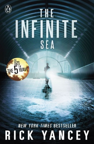 Buchcover und Innenansicht für das Buch: The Infinite Sea (The 5th Wave 2.)