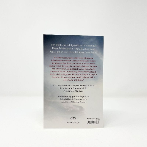 Buchcover und Innenansicht für das Buch: Little Fires Everywhere