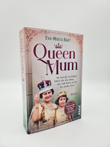 Buchcover und Innenansicht für das Buch: Queen Mum