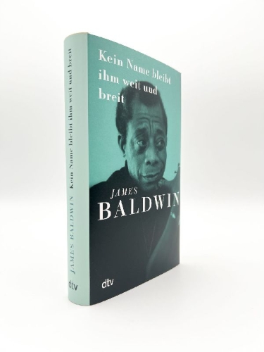 Buchcover und Innenansicht für das Buch: No Name on the Street