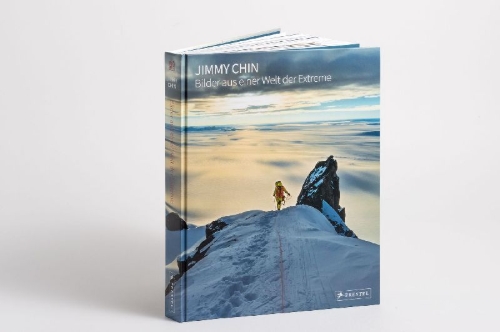 Buchcover und Innenansicht für das Buch: Jimmy Chin: There & Back - Photographs from the Edge