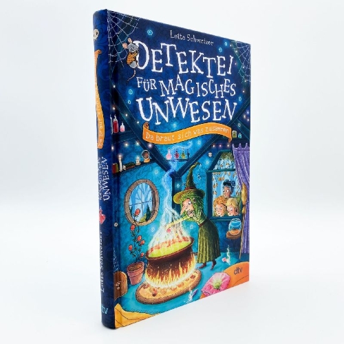 Buchcover und Innenansicht für das Buch: Detektei für magisches Unwesen - Da braut sich was zusammen