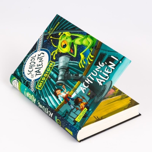 Buchcover und Innenansicht für das Buch: School of Talents Mission 1: Achtung, Alien!
