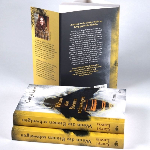 Buchcover und Innenansicht für das Buch: The Danger of Small Things