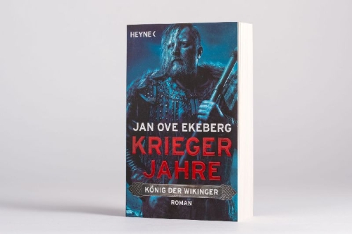 Buchcover und Innenansicht für das Buch: Den siste Vikingkongen - Krigens Laeregutt