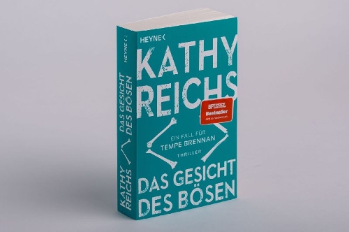 Buchcover und Innenansicht für das Buch: A Conspiracy of Bones