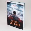 Buchcover und Innenansicht für das Buch: Refugee