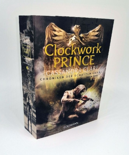 Buchcover und Innenansicht für das Buch: Clockwork Prince