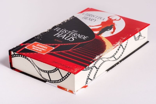 Buchcover und Innenansicht für das Buch: The House that Horror Built