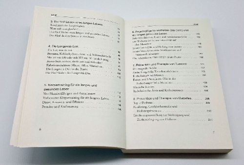 Buchcover und Innenansicht für das Buch: La dieta della longevità