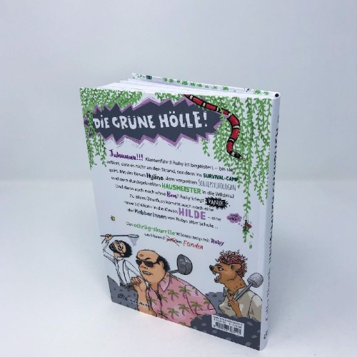 Buchcover und Innenansicht für das Buch: Unheimlich gefährlich - Survivalcamp mit Ruby Black