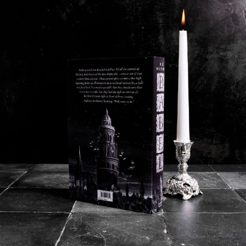 Buchcover und Innenansicht für das Buch: Babel