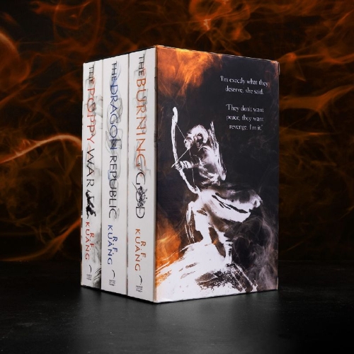 Buchcover und Innenansicht für das Buch: The Poppy War Boxset
