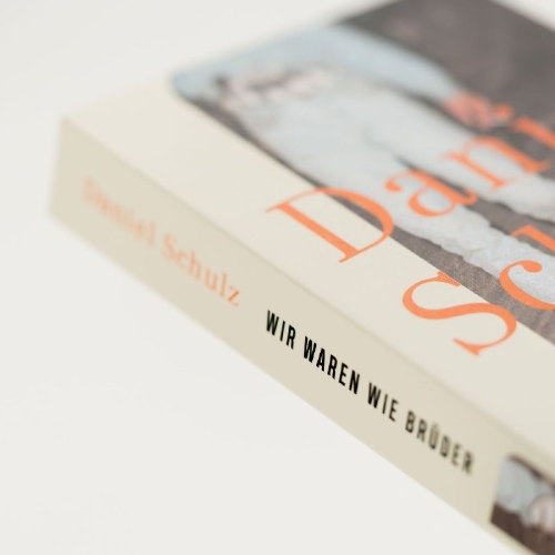 Buchcover und Innenansicht für das Buch: Wir waren wie Brüder