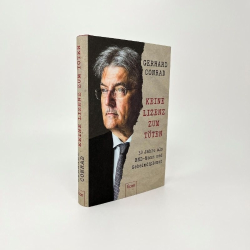 Buchcover und Innenansicht für das Buch: Keine Lizenz zum Töten