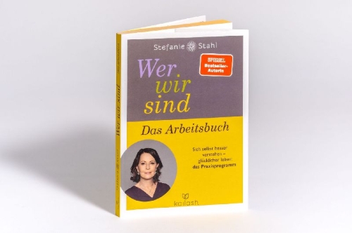 Buchcover und Innenansicht für das Buch: Wer wir sind. Das Arbeitsbuch