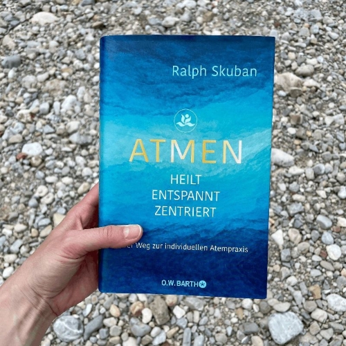 Buchcover und Innenansicht für das Buch: ATMEN - heilt - entspannt - zentriert
