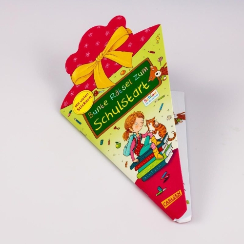 Buchcover und Innenansicht für das Buch: Schlau für die Schule: Bunte Rätsel zum Schulstart (Schultüte 2025 rosa)